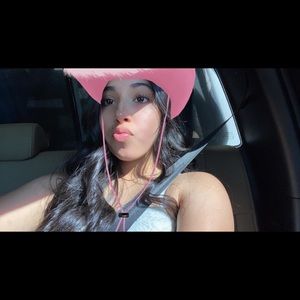 Meet your Posher, Rosy